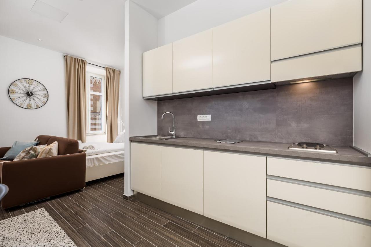 Apartments Harbour View Rijeka Bagian luar foto