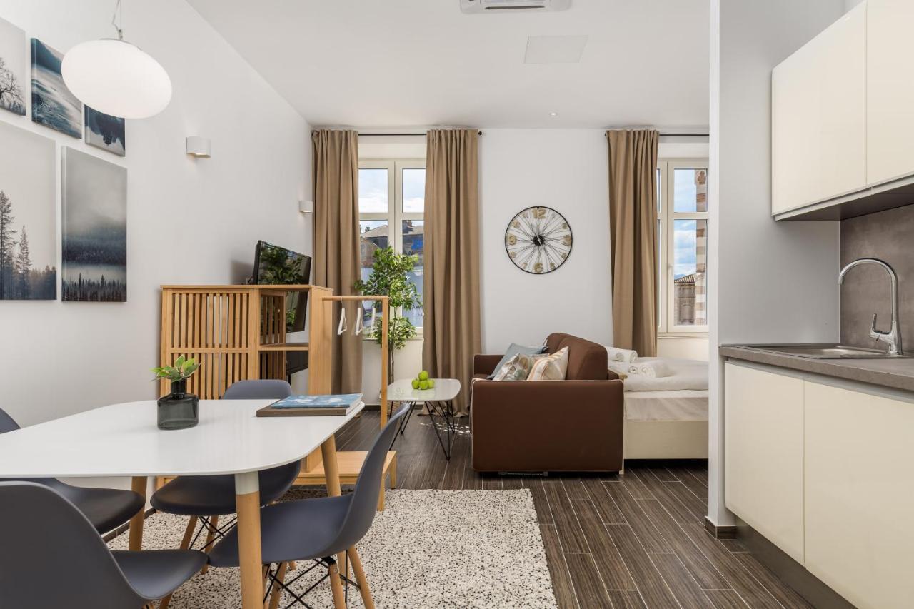 Apartments Harbour View Rijeka Bagian luar foto